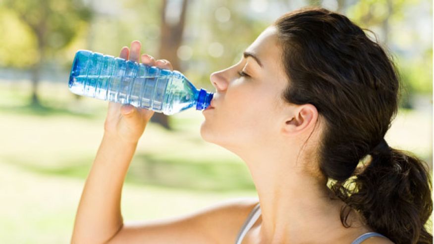 woman_drinking_water_640