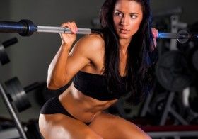 Should I Lose Weight Before Doing Squats? Female Personal Trainer Answers
