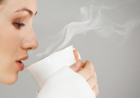 5 Reasons To Drink Warm Water In The Mornings