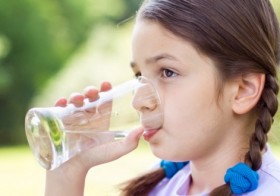 4 Ways to Spot Dehydration in Your Child