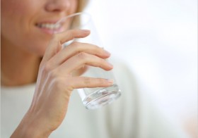 7 Benefits of Drinking Water On an Empty Stomach