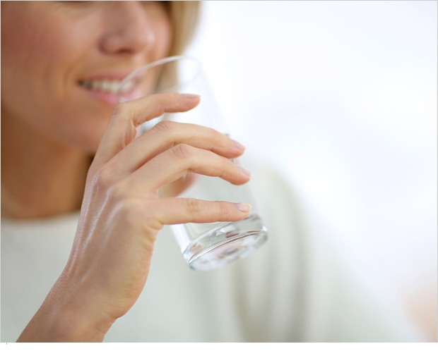 7 Benefits of Drinking Water On an Empty Stomach