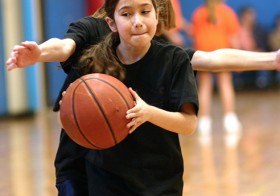 Book your slot’s with Certified Trainer for Basketball lessons