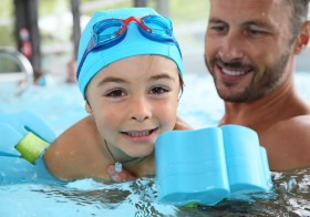 When to Start Swimming Lessons for Kids